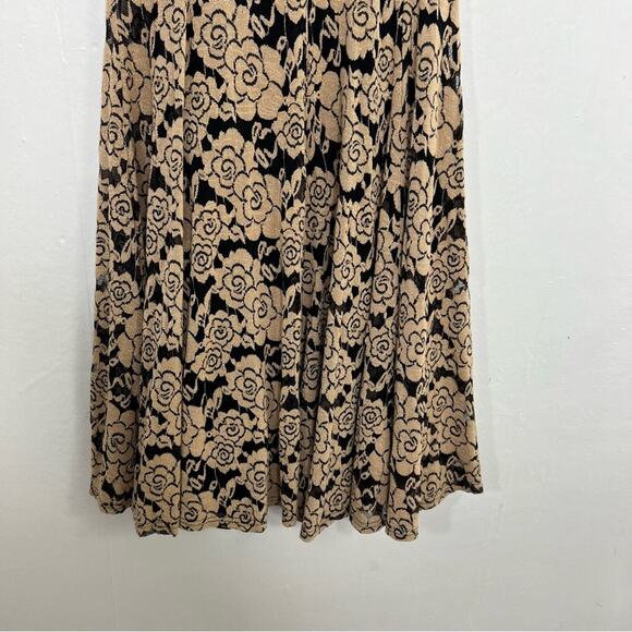 Haani Black and Tan Floral Lace Fit Flare Dress Size Medium - Picture 5 of 13